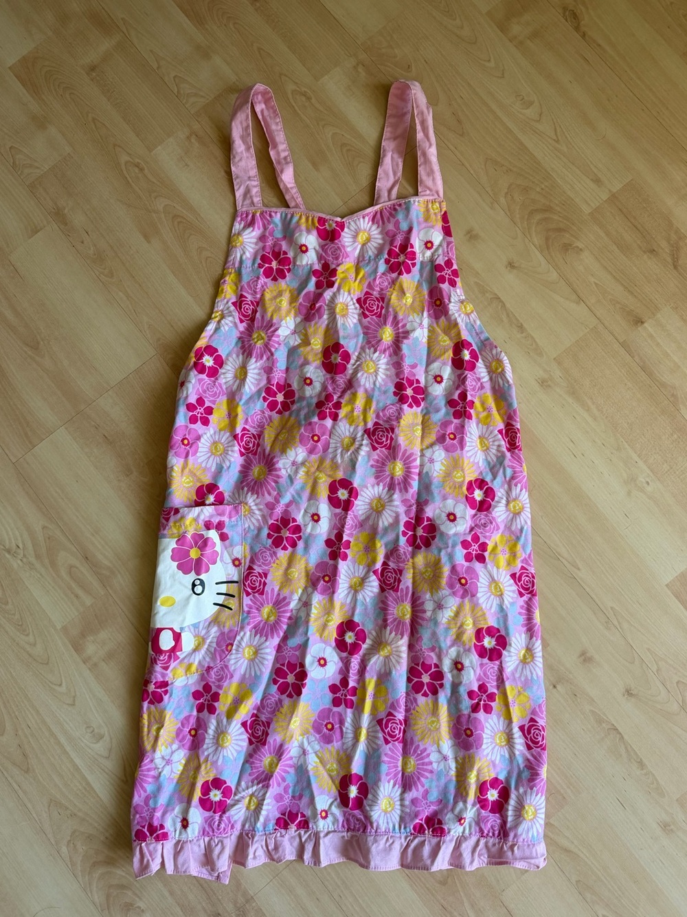 Sanrio Hello Kitty Pink Floral Apron